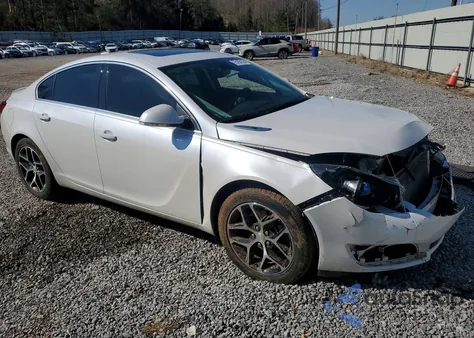 2017 Buick Regal Sport Touring z USA, uszkodzony, nr VIN 2G4GL5EX8H9152923